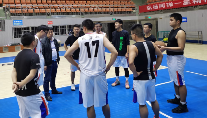 向书记与我院球员总结交流