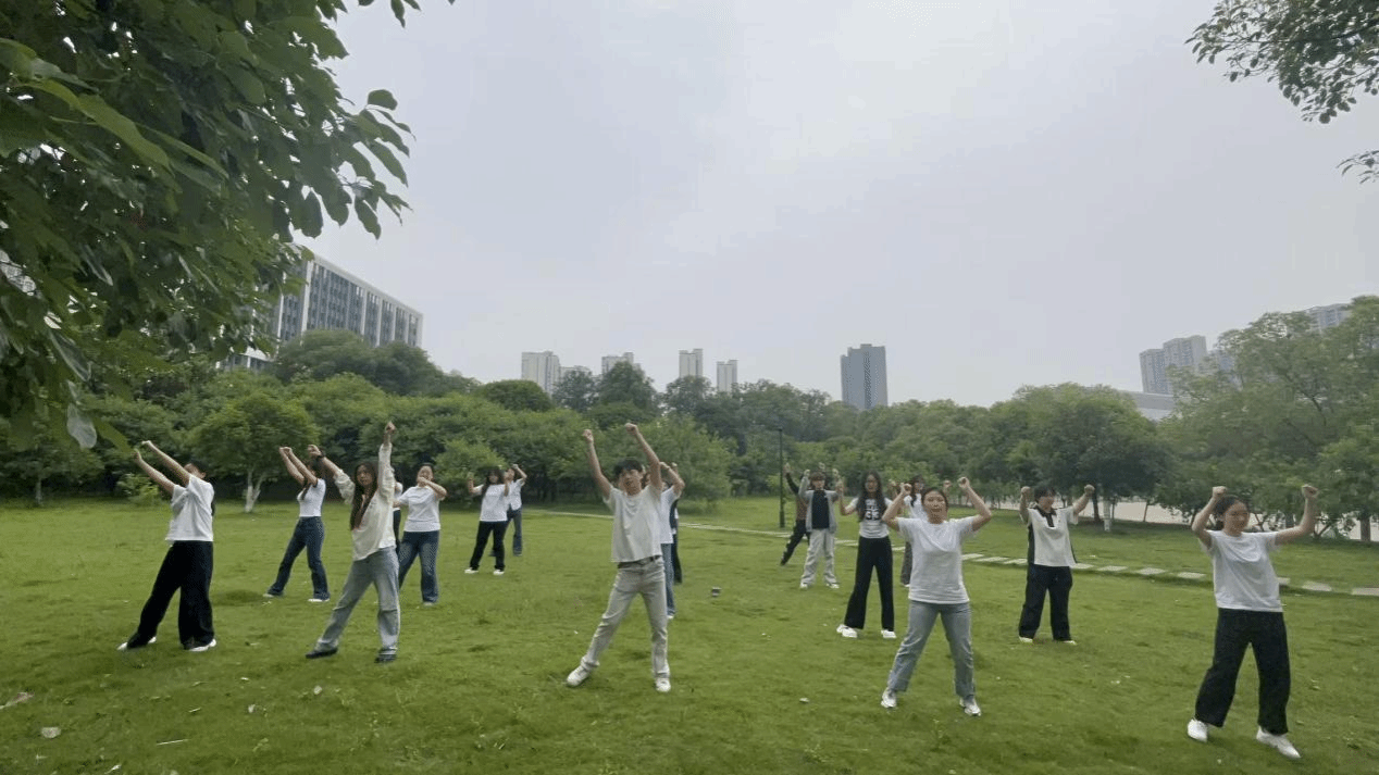 律动心灵 减压启航——音乐舞蹈学院减压操活动圆满举办